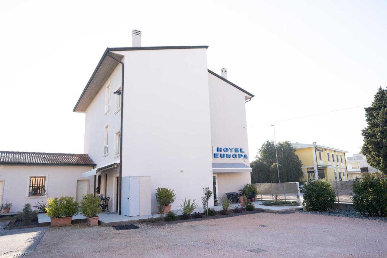 Hotel Europa Dossobuono Exterior photo